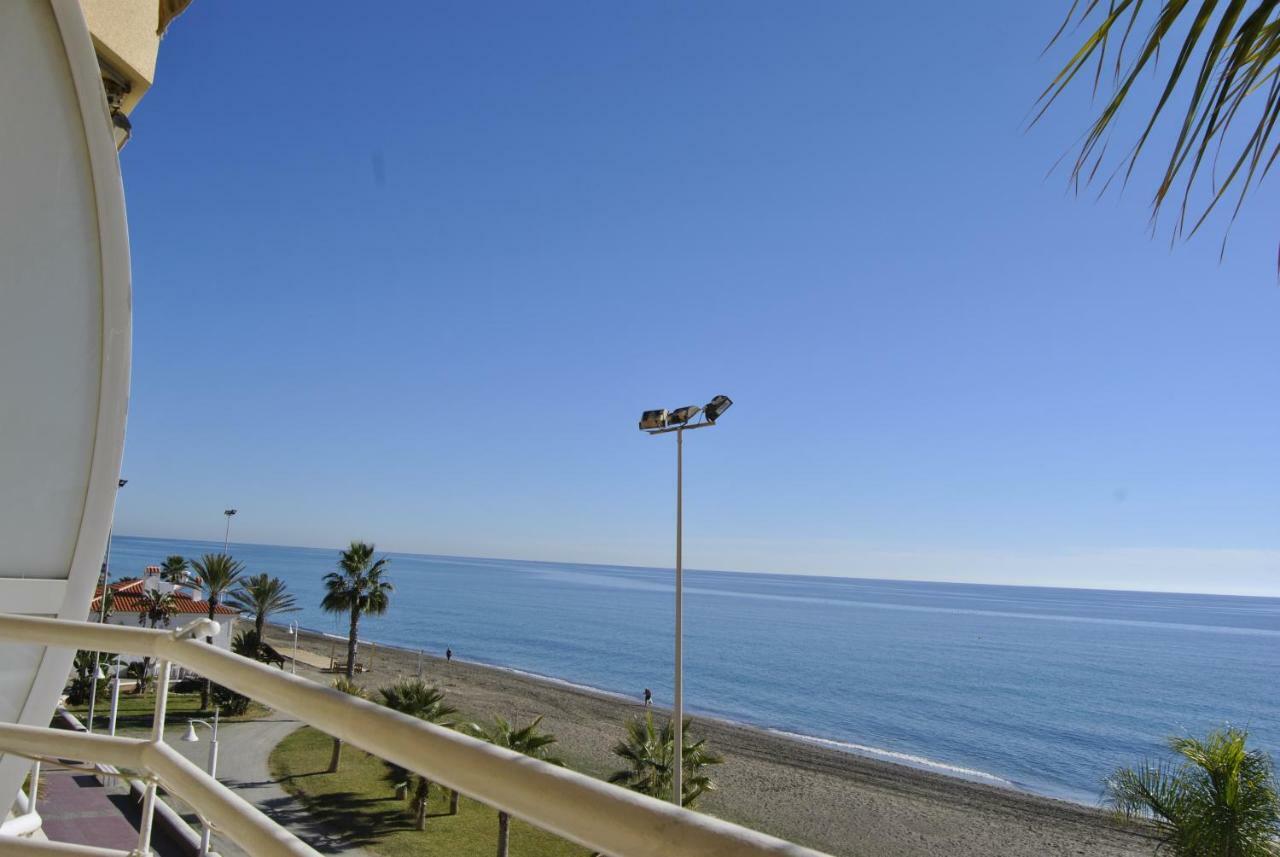 Apartamento Frente Al Mar,Primera Linea Rincón de la Victoria Eksteriør billede