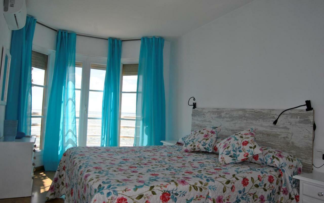 Apartamento Frente Al Mar,Primera Linea Rincón de la Victoria Eksteriør billede
