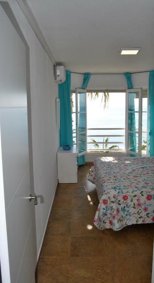 Apartamento Frente Al Mar,Primera Linea Rincón de la Victoria Eksteriør billede
